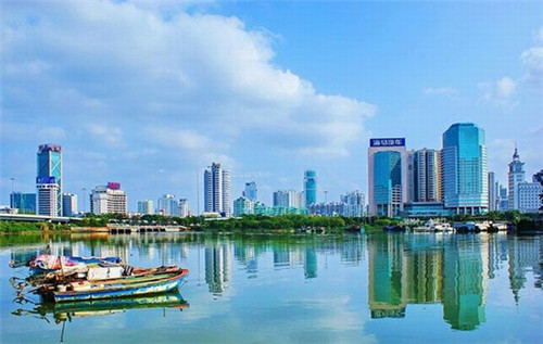 十大特点前锋是什么（十大特点前锋是什么意思）